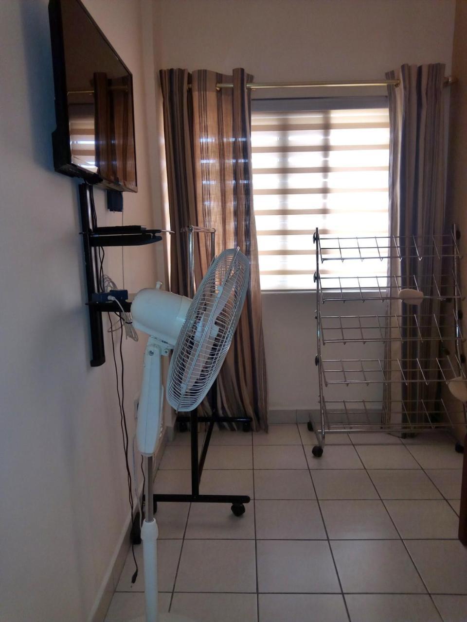 Regimanuel Apartments - Kwabenya Akra Zewnętrze zdjęcie